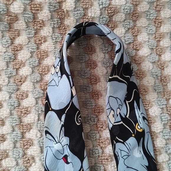 VINTAGE SUPER RARE GENIE silk tie from ALADDIN. 4" Mickey Inc. Circa 1990s - Picture 13 of 13